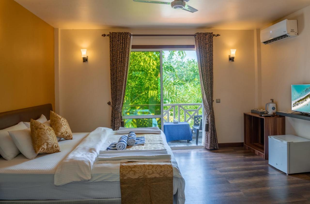 Ostrov Hotel Ukulhas Buitenkant foto