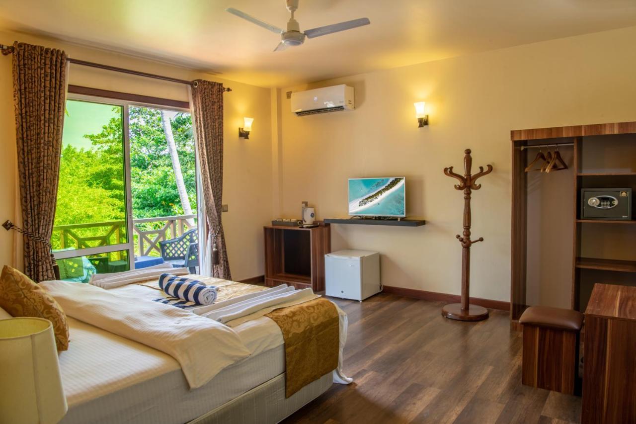 Ostrov Hotel Ukulhas Buitenkant foto