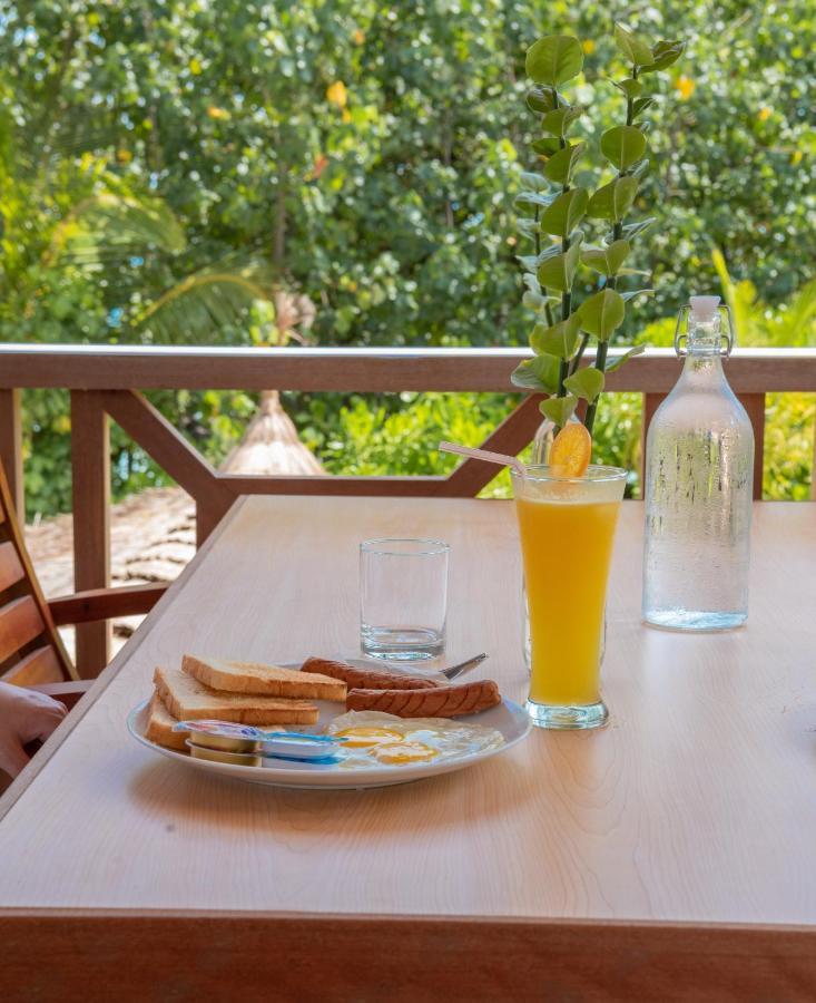 Ostrov Hotel Ukulhas Buitenkant foto