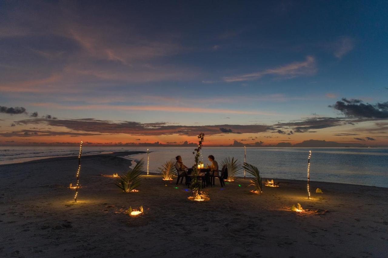Ostrov Hotel Ukulhas Buitenkant foto
